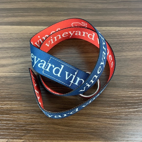 Vineyard Vines Red Blue Reversible Logo D Ring Belt - Picture 3 of 4